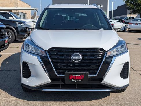 Used 2022 Nissan Kicks SV FWD image 6