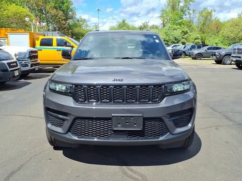 Certified 2023 Jeep Grand Cherokee Altitude AWD/4WD image 2