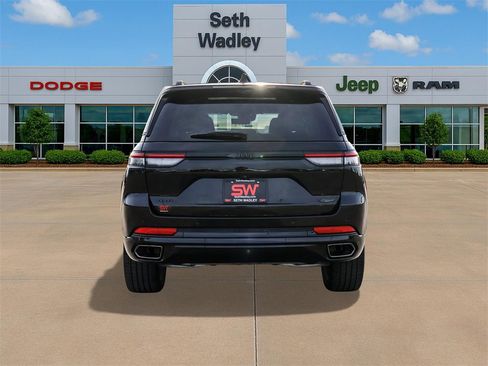 Used 2025 Jeep Grand Cherokee Summit image 6