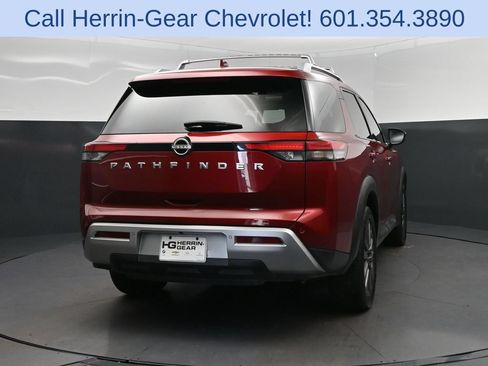 Used 2023 Nissan Pathfinder SL w/ SL Premium Package FWD image 7