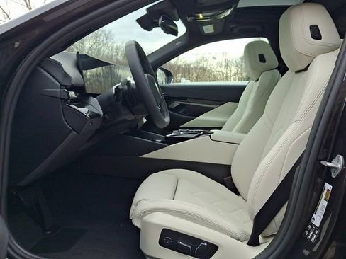 New 2026 BMW 530i xDrive w/ Premium Package AWD/4WD image 12