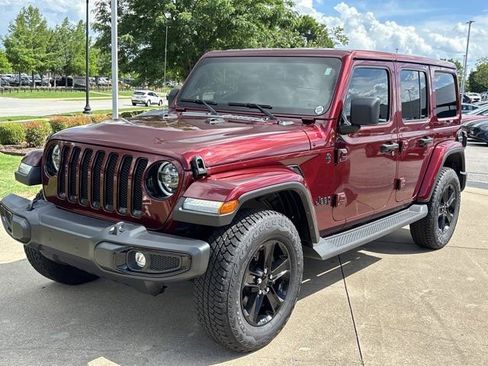 Used 2022 Jeep Wrangler Unlimited Sahara AWD/4WD image 10