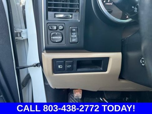 Used 2018 Toyota Sequoia Platinum AWD/4WD image 34