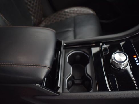 Used 2022 Jeep Grand Cherokee L Summit w/ Advanced Protech Group IV image 32