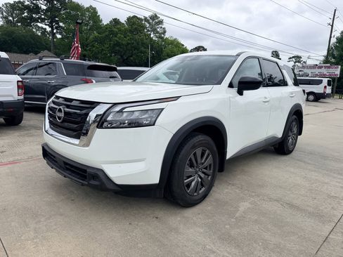 Used 2025 Nissan Pathfinder S FWD image 13