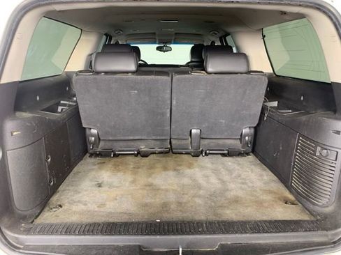 Used 2009 Chevrolet Suburban LT AWD/4WD image 22