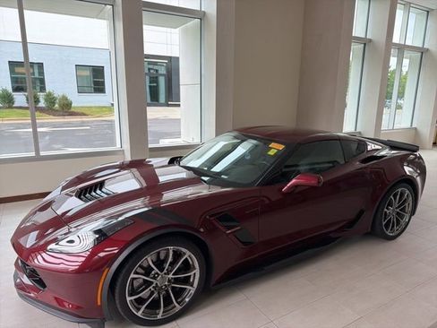 Used 2017 Chevrolet Corvette Grand Sport RWD image 2