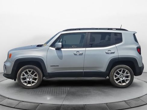 Used 2019 Jeep Renegade Latitude AWD/4WD image 2