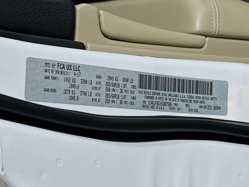 Used 2017 Jeep Grand Cherokee Limited w/ Luxury Group II image 12