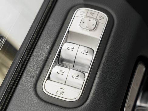 Used 2025 Mercedes-Benz G 550 image 21