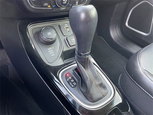 Used 2018 Jeep Compass Limited w/ Navigation Group image 22