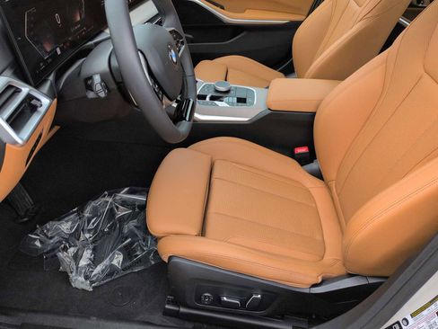 Used 2025 BMW 330i xDrive Sedan w/ Convenience Package image 17