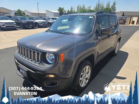Used 2017 Jeep Renegade Latitude w/ Cold Weather Group AWD/4WD image 7