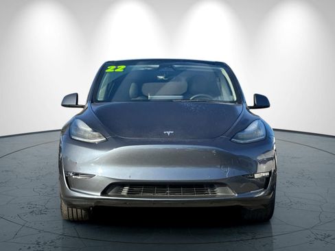 Used 2022 Tesla Model Y Long Range image 9