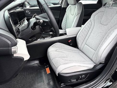 New 2026 Hyundai Elantra Limited FWD image 7