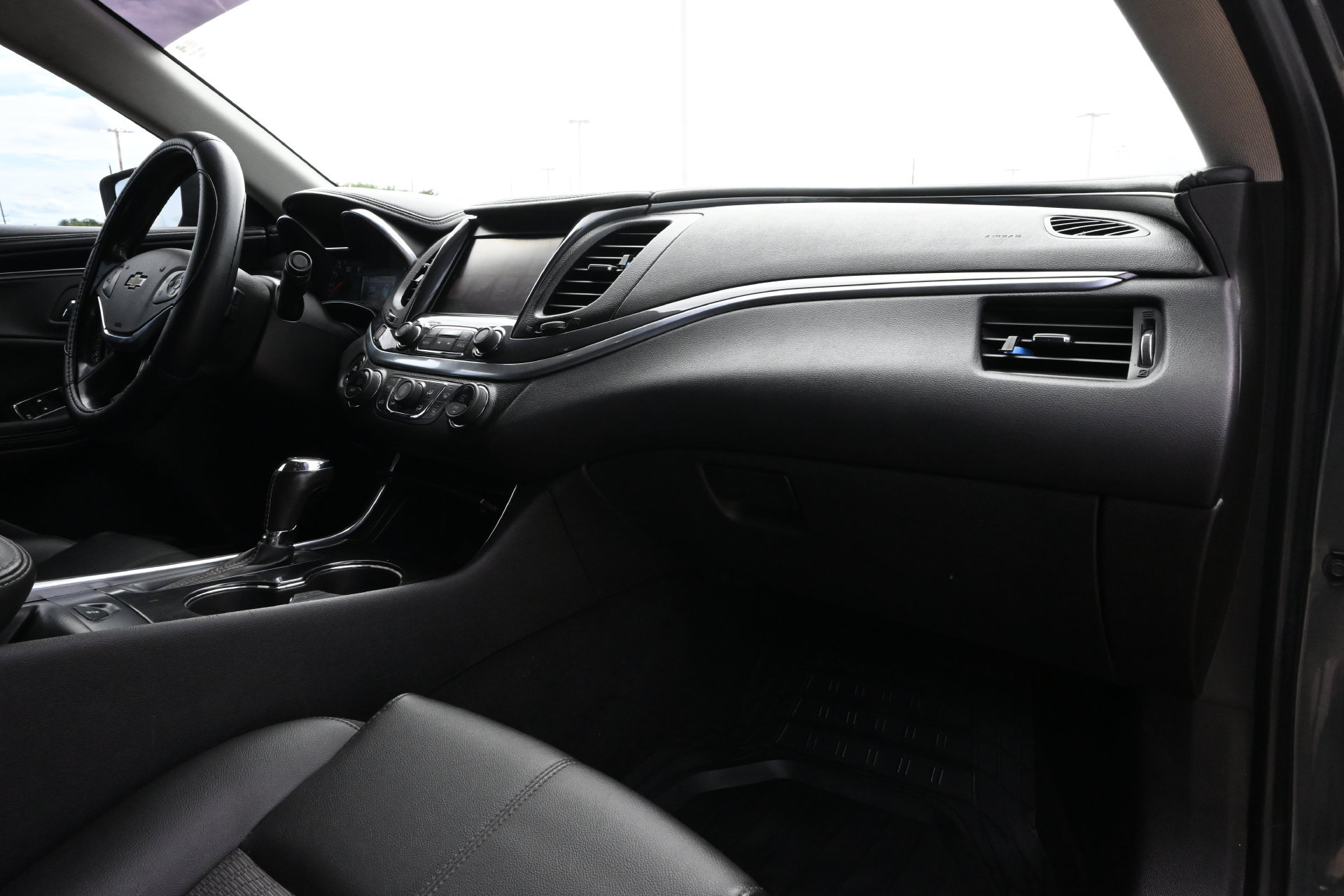 Used 2019 Chevrolet Impala LT FWD image 22