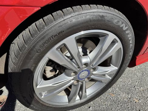 Used 2014 Mercedes-Benz E 350 4MATIC Wagon image 20