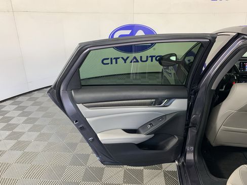 Used 2020 Honda Accord Touring image 31