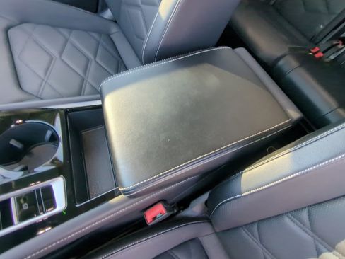 Used 2024 Volkswagen Atlas SE image 17