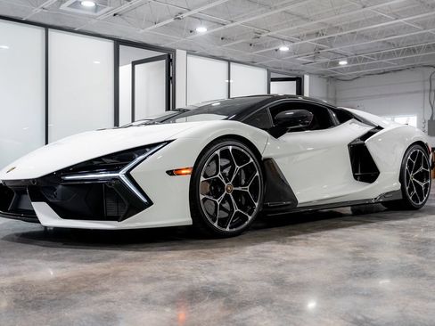 Used 2025 Lamborghini Revuelto AWD/4WD image 23