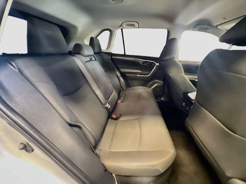 Used 2024 Toyota RAV4 LE AWD/4WD image 24