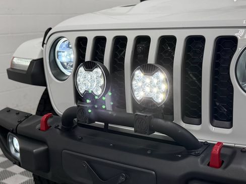 Used 2020 Jeep Gladiator Rubicon w/ Dual Top Group AWD/4WD image 9