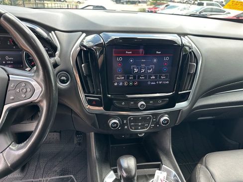 Used 2021 Chevrolet Traverse RS FWD image 22