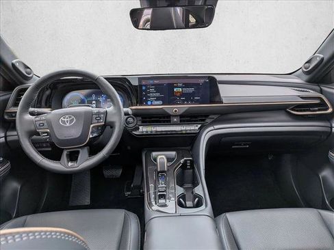 Certified 2024 Toyota Crown Platinum AWD/4WD image 21