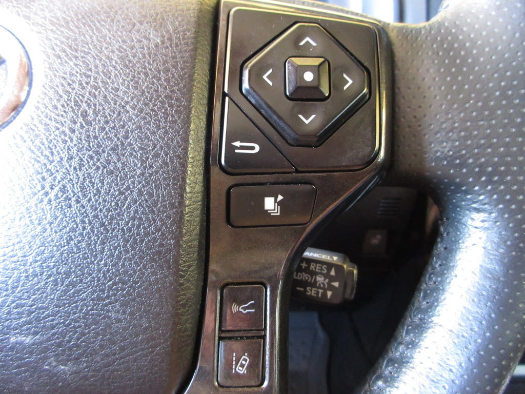 Used 2024 Toyota 4Runner TRD Off-Road Premium w/ Moonroof Package AWD/4WD image 17