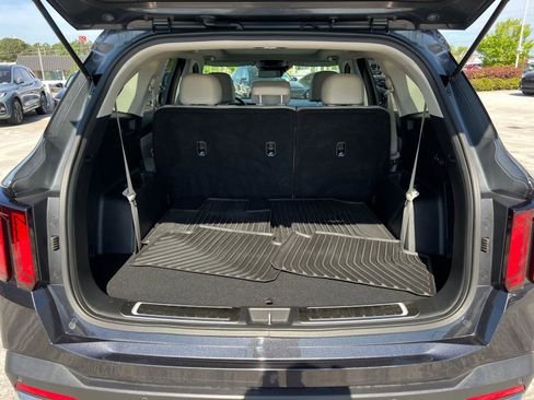 Used 2025 Kia Sorento S w/ Panoramic Sunroof Package AWD/4WD image 18