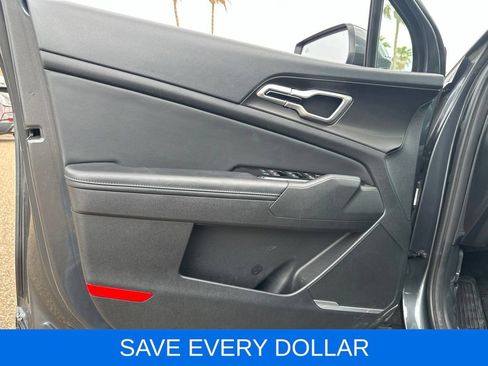 Used 2025 Kia Sportage EX FWD image 5
