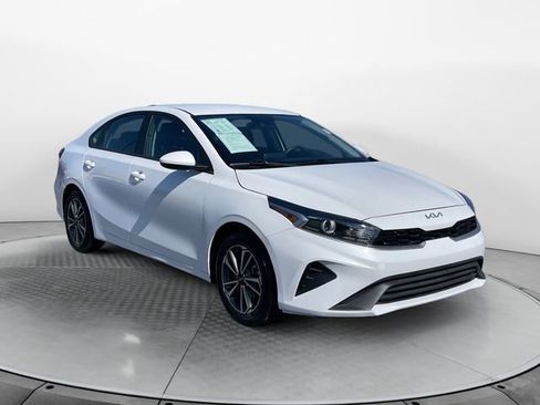 Used 2023 Kia Forte LXS image 7