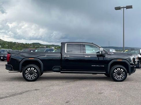 Used 2026 GMC Sierra 2500 Denali Ultimate w/ LPO, Black Badging Package AWD/4WD image 6
