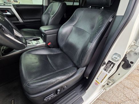 Used 2014 Toyota 4Runner Limited image 38