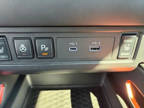 Used 2025 Nissan Frontier PRO-4X w/ Pro Convenience Package AWD/4WD image 19
