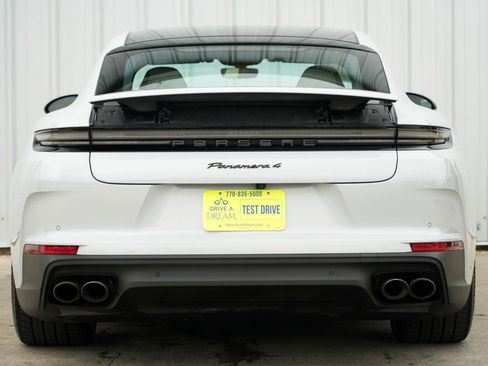 Used 2024 Porsche Panamera 4 w/ Premium Package image 11