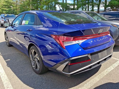 Used 2024 Hyundai Elantra Limited FWD image 3