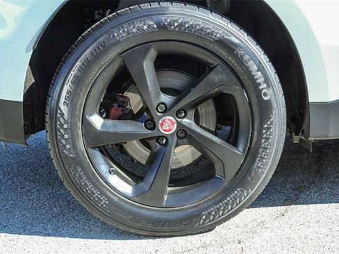 Used 2019 Jaguar F-PACE Premium image 10