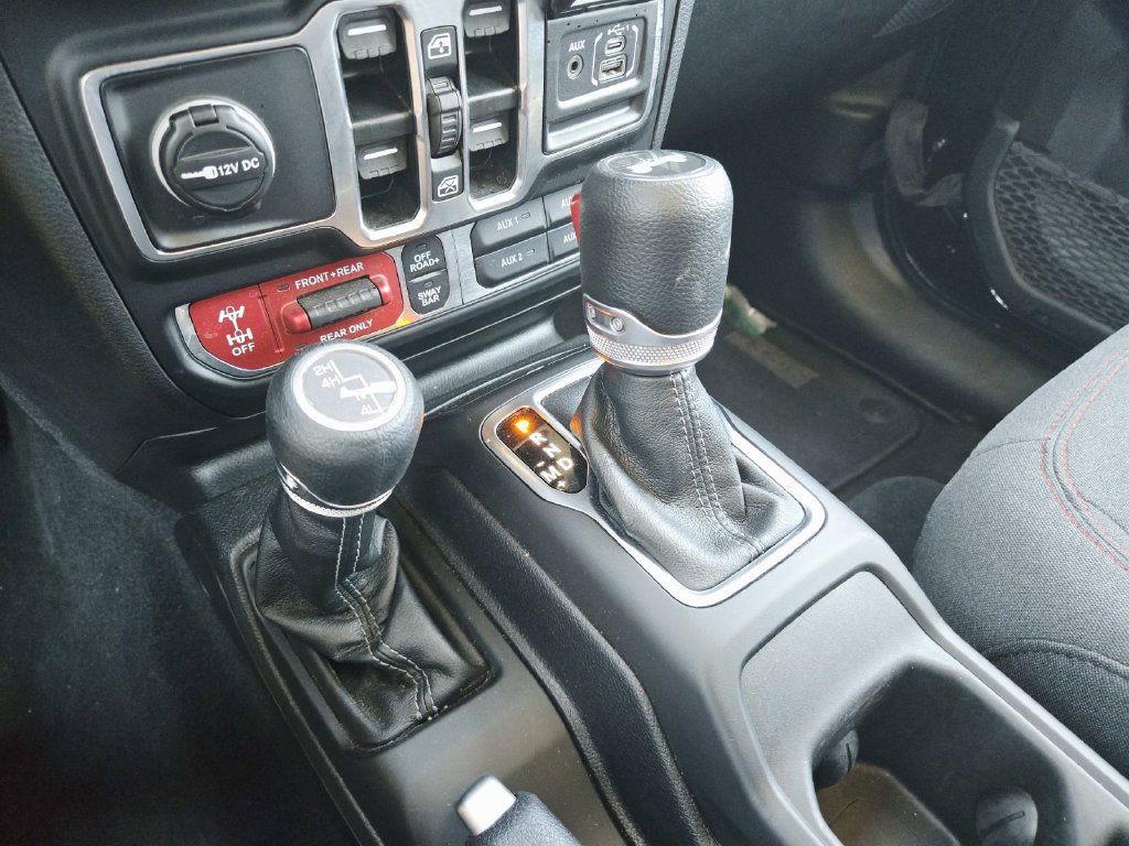 Used 2026 Jeep Wrangler Unlimited Rubicon AWD/4WD image 30