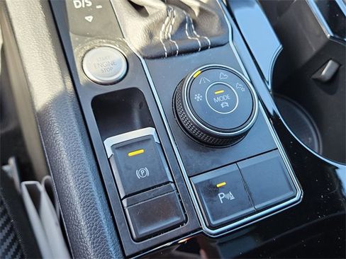 Used 2023 Volkswagen Atlas Cross Sport SE w/ Panoramic Sunroof Package image 25