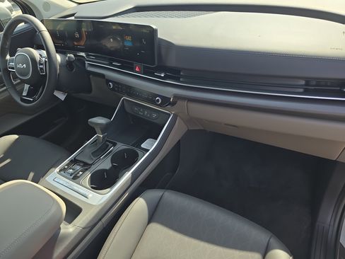 New 2026 Kia Carnival EX FWD image 12