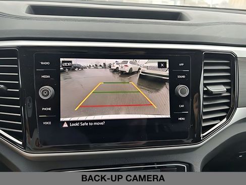 Used 2023 Volkswagen Atlas SE image 25