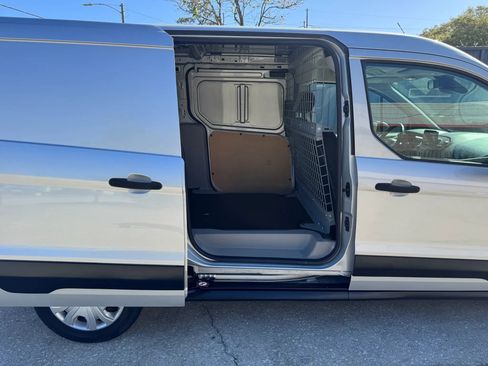Used 2023 Ford Transit Connect XLT image 26