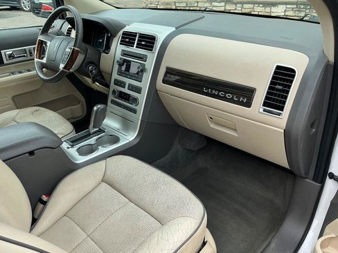 Used 2010 Lincoln MKX AWD image 10