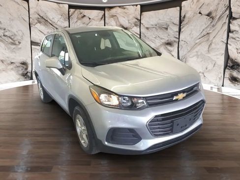 Used 2017 Chevrolet Trax LS AWD/4WD image 14