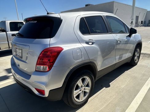 Used 2021 Chevrolet Trax LS w/ Tint and Cruise Package image 10
