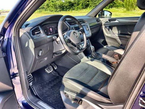 Used 2021 Volkswagen Tiguan SEL Premium R-Line AWD/4WD image 3