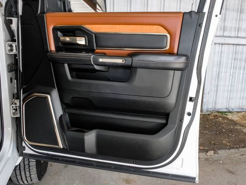 Used 2022 RAM 3500 Limited AWD/4WD image 46