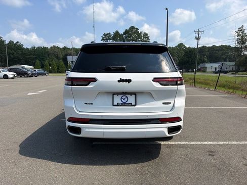 Used 2023 Jeep Grand Cherokee L Summit AWD/4WD image 10