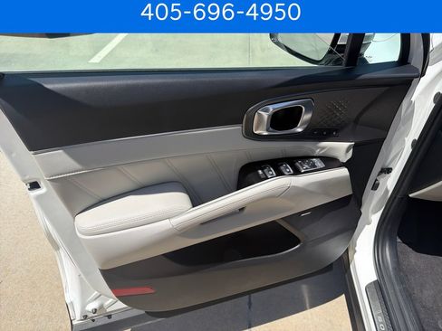 Used 2024 Kia Sorento SX Prestige AWD/4WD image 12